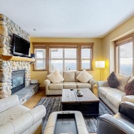 Tree Tops 12, hotell i Big White