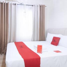 RedDoorz Plus @ Cuarto Verde Staycation – hotel w mieście Manila