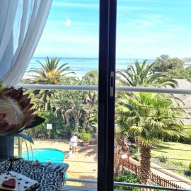 Apartment18Lifestyle Gordons Bay Beachfront