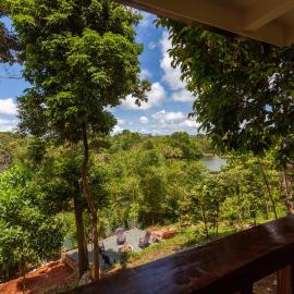 Mountain lake Island Cabin Sierra - for family Getaway, hotel a Cavinti