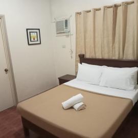 RedDoorz at Casa Marabella Villamonte Bacolod City, hotel in Bacolod