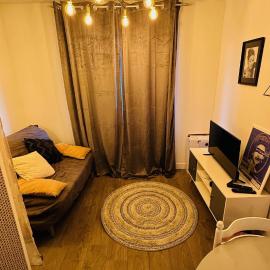 LA VILLA DEKO - Studio avec parking proche Université et Hôpital, hotell sihtkohas Beuvry