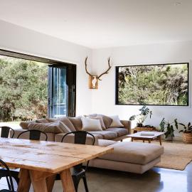 Modern Raglan Hideaway, hotel in Raglan