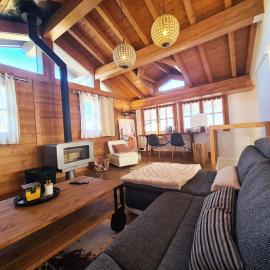 CHALET LA LOUVE, Courchevel 1650- 15 personnes Jacuzzi et Hammam Pistes 70 m,commerces 50m
