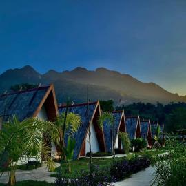 Vangvieng Angsavanh Resort, hotel in Vang Vieng