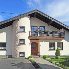 Cozy Apartment In Karlshausen With Wifi, hotel a Karlshausen