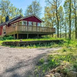 Beautiful Home In Yngered With Wifi
