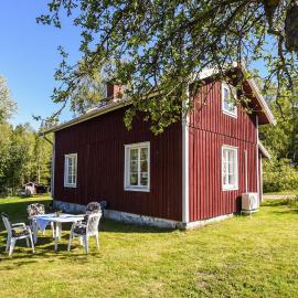 Nice Home In Munkedal With Lake View, hotel a Munkedal