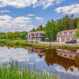 Amazing Home In Gniewino With Kitchen, hotel in Gniewino