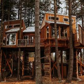 Treehouse on the Water -Eagles Nest-20 ft high, hotel in Port Angeles