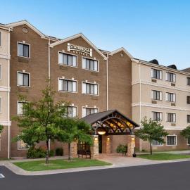 Staybridge Suites Oklahoma City-Quail Springs by IHG, hotel v destinácii The Village