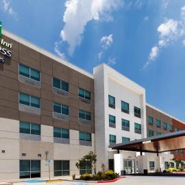 Holiday Inn Express & Suites - Stafford NW - Sugar Land by IHG, hotel u gradu 'Stafford'
