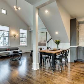 Old Town Chicago at it's finest! Pet Friendly & Recently Renovated Top-Floor Condo Has Everything You Need for a Perfect Windy City Getaway condo, hotel Chicagóban