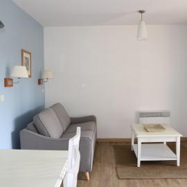Charmant apt à Parentis avec piscine, 4 pers, près du lac, ménage inclus - FR-1-319-444, hotel in Parentis-en-Born