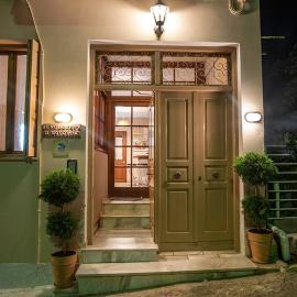 Koukonas, hotel i Galaxidhion