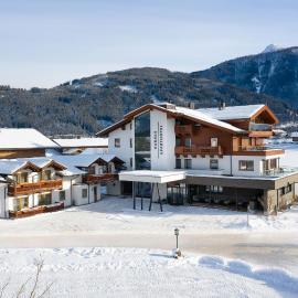 Harmls Aparthotel, hotel di Flachau