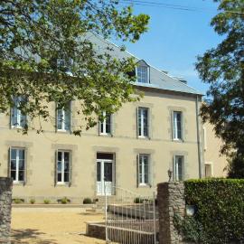 Maison Marie Barrault, hotel u gradu Erbje