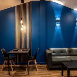 BLUE NIGHT - Jacuzzi - Bord de Seine, hotel a Corbeil-Essonnes