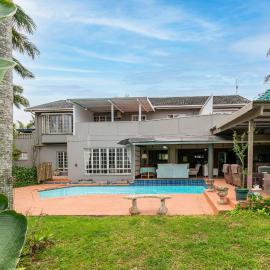 Lagoon Beach House, Hotel in Salt Rock