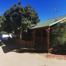 Bungalow con piscina cerca de la playa de Torre del Mar Ideal familias, מלון בולז-מאלגה