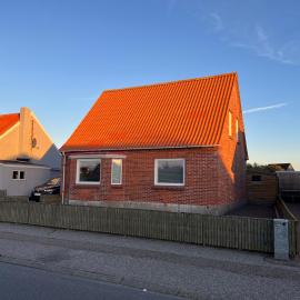 Hyggeligt byhus, hotel sa Harboør
