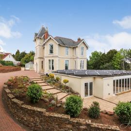 Torbay Rise sea side villa with family facilities
