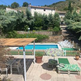 Casa Rural Serafïn, Pet Friendly，Renera的飯店