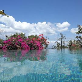 Alam Sweet Ulu-Modern "Balinese Style Villa" 3 Large Comfy Beds 2 private Bedrooms, Panoramic Ocean Views Pool