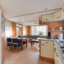 CHALET FOR 2 AT THE BEACH, hotel in Zandvoort