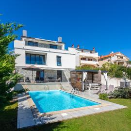 Sun & Sea Villa with a view