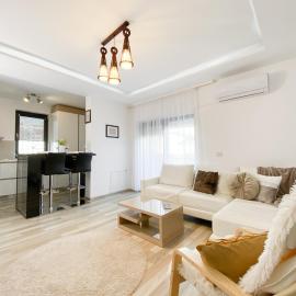 Luxury Apartment with Private Parking, hotel em Giroc