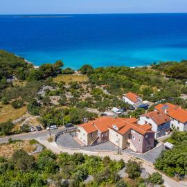 Apartments FOREVER, hotel a Miholašćica