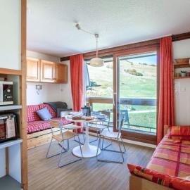 Studio Vostok Zodiaque-42 by Interhome, hotel u gradu Le Corbier