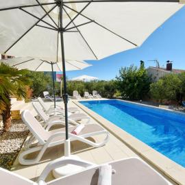 Holiday Home Malu Sun II by Interhome, hotel in Brodarica