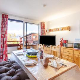 Apartment Pegase Phenix-70 by Interhome, hotel in Le Corbier