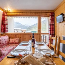 Apartment Asters 322 Bâtiment A1 by Interhome, hotel in Les Menuires