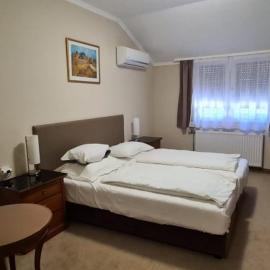 Korona Panzió, Hotel in Hatvan
