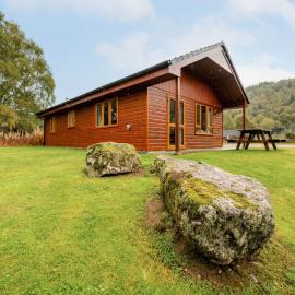 Divach Lodge at Lochletter Lodges, hotel in Drumnadrochit