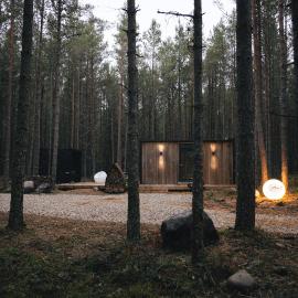 Stay ÖÖD Rooslepa - FIKA, MYSA , SKÖNT-with sauna, hotel u gradu 'Rooslepa'