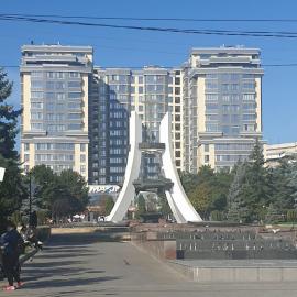 Modern 1BD apartment with living room in the park zone, hotel in Chişinău