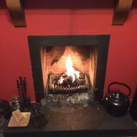 Primrose Cottage, Bushmills - Cosy Self Catering Property, hotel in Bushmills