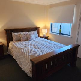 Comfortable Villa across the road from the Historic Recreation Hotel, hotel in Kalgoorlie
