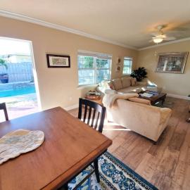 Bahamian Cottage - Heated Pool Walk to the Beach