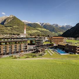 Alpine Luxury SPA Resort Schwarzenstein, hotell sihtkohas Lutago