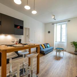 Wonderhost, coeur de ville, magnifique appartement avec parking, hotel in Pau