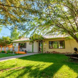 The Wanderlust Hostel – hotel w mieście Gunnison