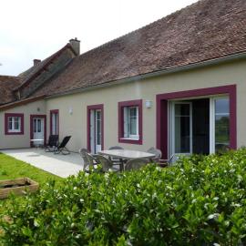 Maison bourbonnaise rénovée avec terrasse, Wifi et parking - FR-1-489-107, hotel a Monétay-sur-Loire