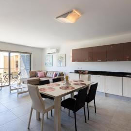 High-End central APT with comfy BEDS & Super WIFI by 360 Estates