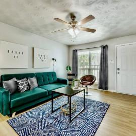 The Art Deco and Arboretum Tickets Included, hotel in Dallas