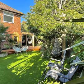 Luxury Oriental Home with Exotic Garden & Free Parking